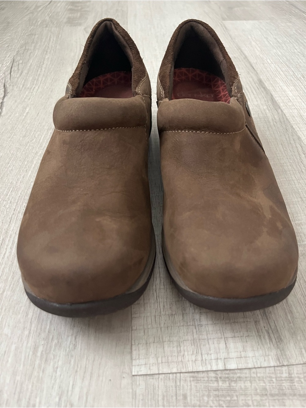 Dansko Suede Brown Women's Clogs Sz 37 | Vibram Sole | Excellent Condition